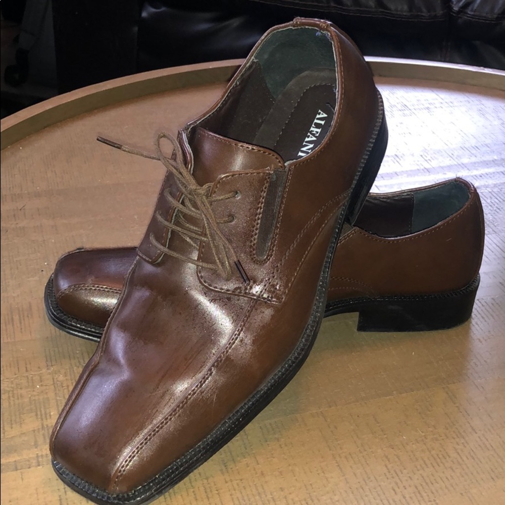 Size 12 men’s shoes